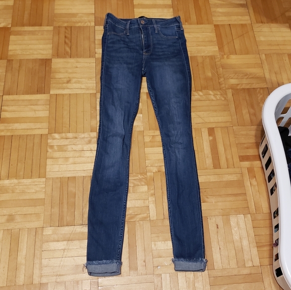 Hollister Jeans High Rise - Picture 1 of 3